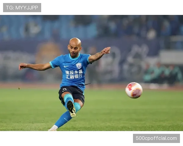 专访沧州雄狮队长:谈球队在防守反击战术中承担的组织责任